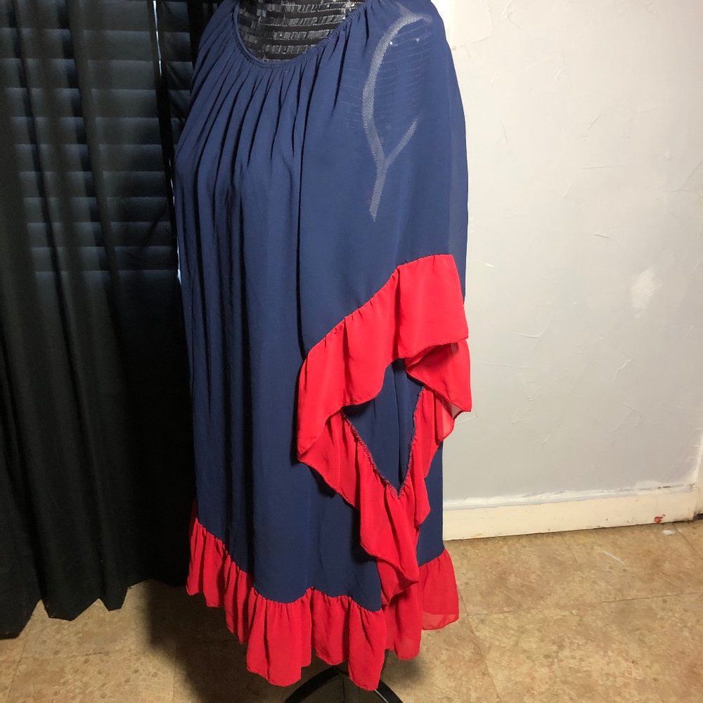 2Tee Couture Size M Navy/Red Ruffled Pullover - Picture 3 of 6